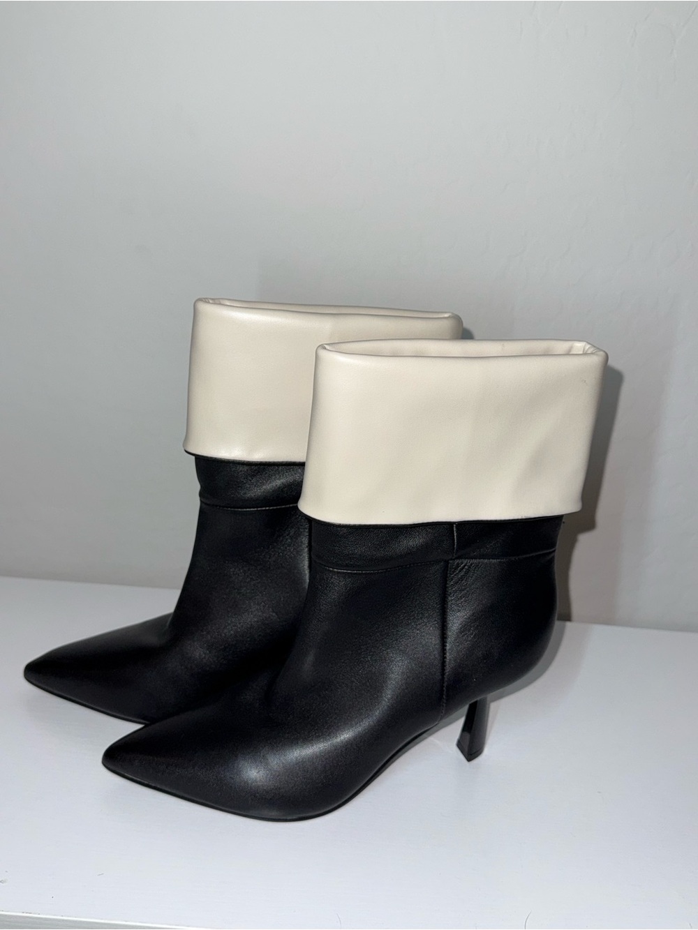 Nine West Black Leather Ankle Boots with Cream Fold-Over Cuff